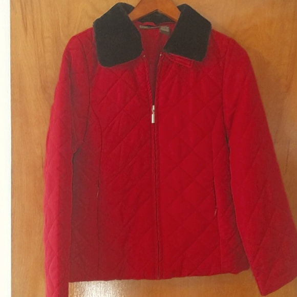 Jane Ashley Jackets & Blazers - NWT Red Quilted Coat w/Removable Faux Fur Collar